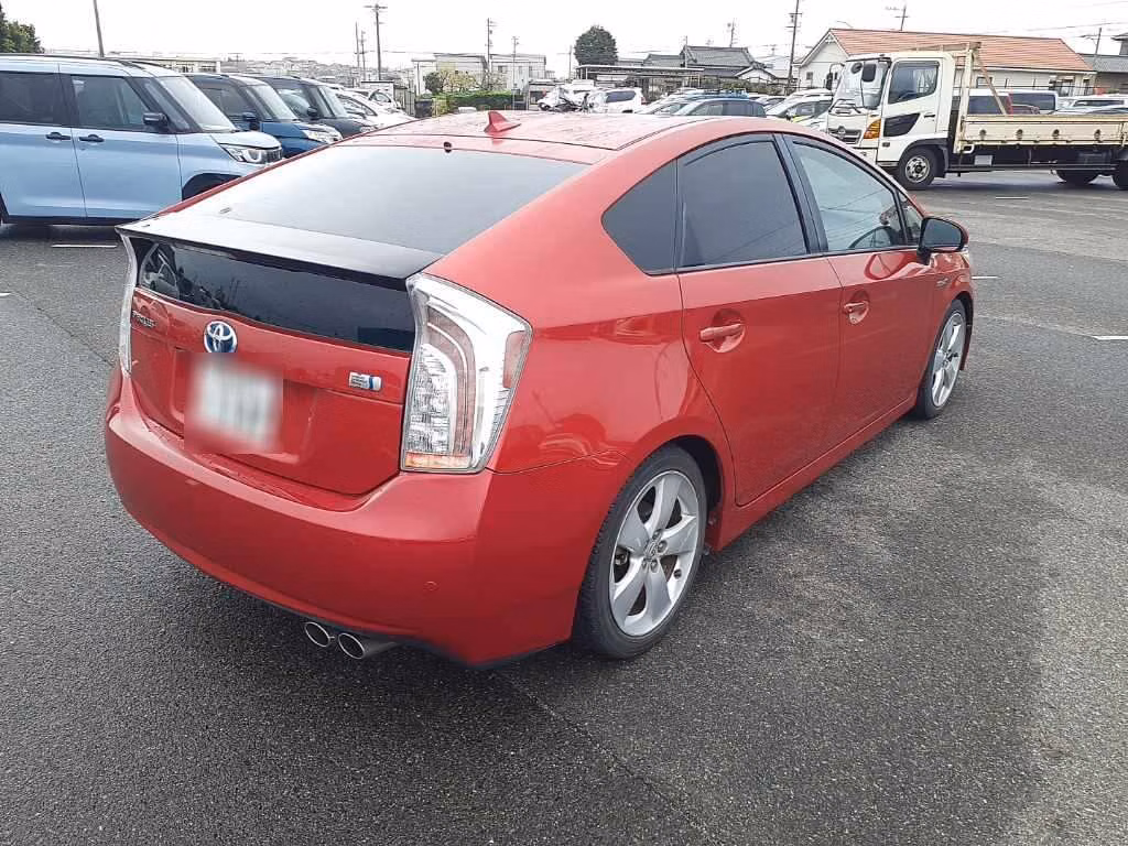 TOYOTA PRIUS
