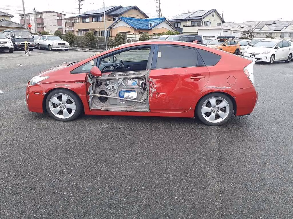 TOYOTA PRIUS