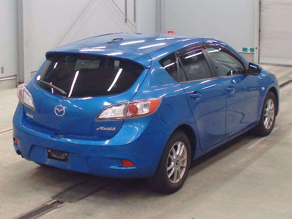 MAZDA AXELA
