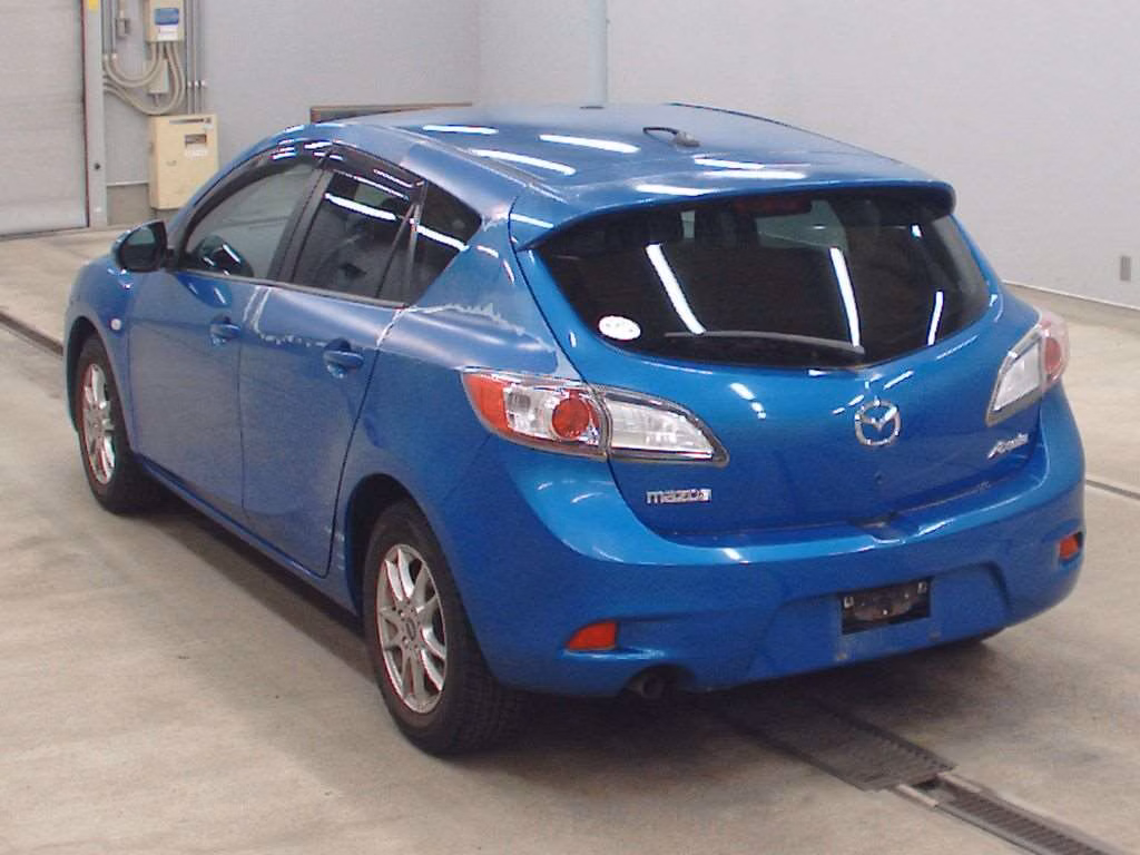 MAZDA AXELA