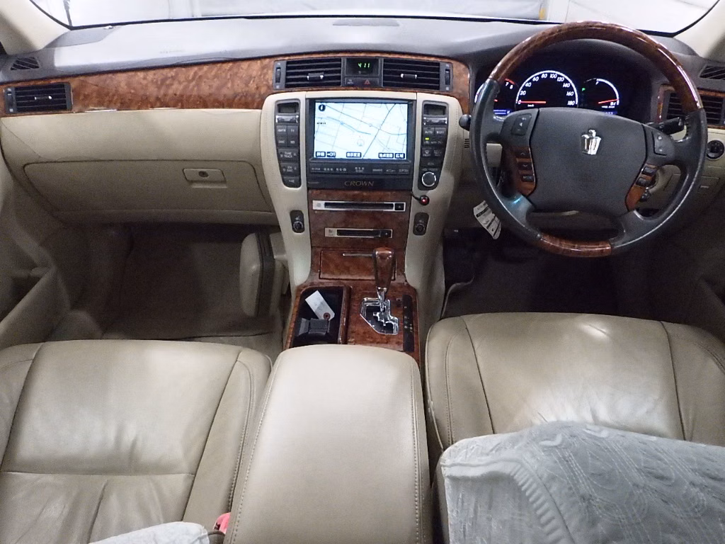 TOYOTA CROWN