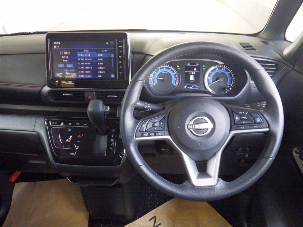 NISSAN ROOX