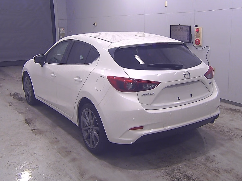 MAZDA AXELA