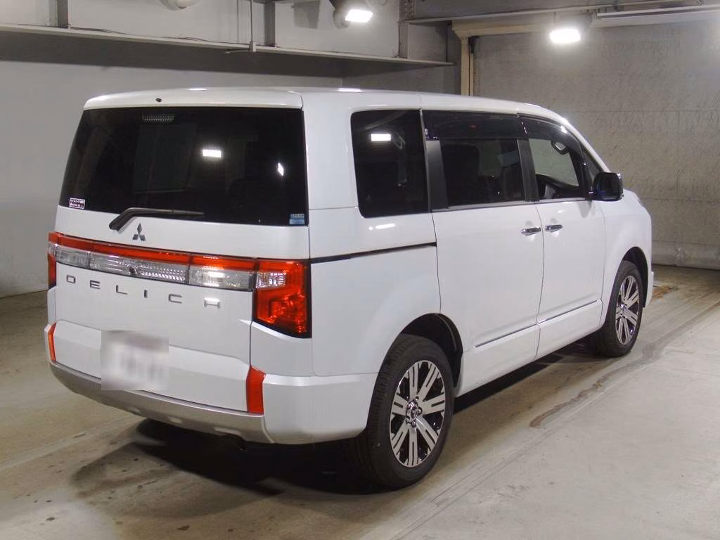 MITSUBISHI DELICA D:5