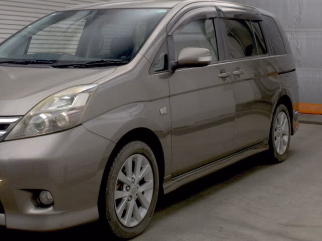 TOYOTA ISIS