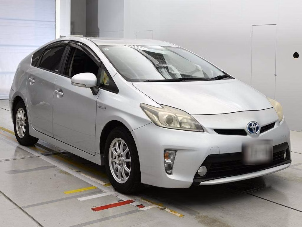 TOYOTA PRIUS
