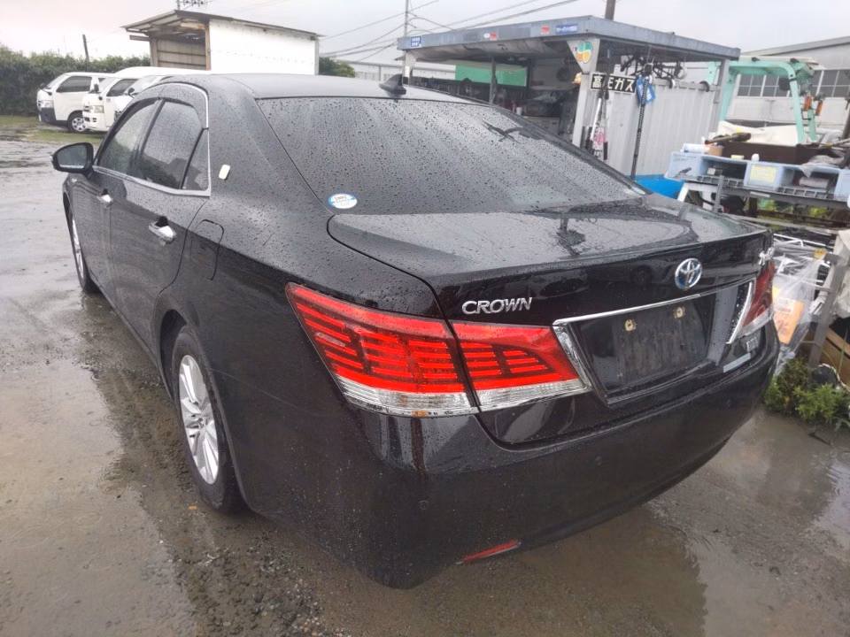 TOYOTA CROWN