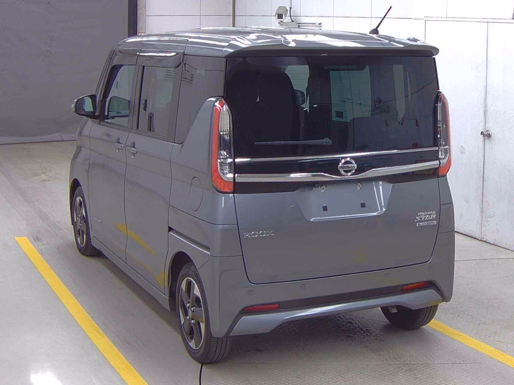 NISSAN ROOX