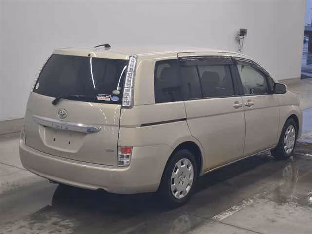 TOYOTA ISIS