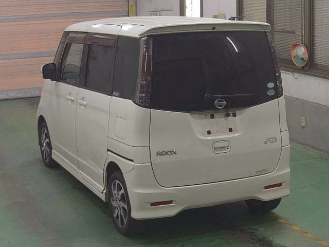 NISSAN ROOX