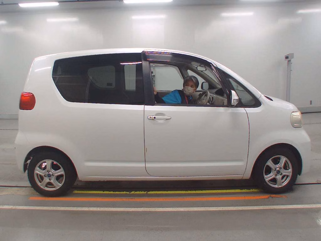 TOYOTA PORTE