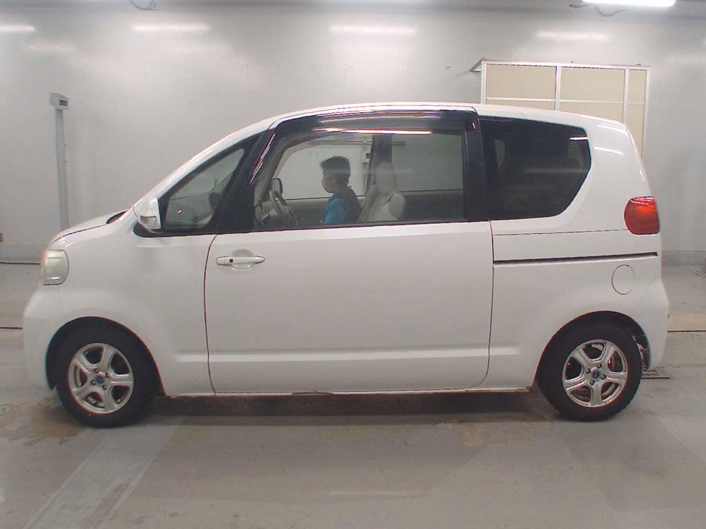 TOYOTA PORTE