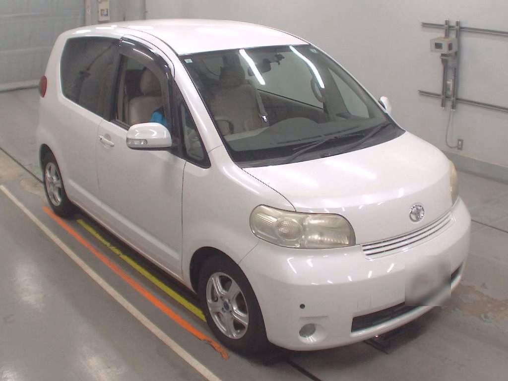 TOYOTA PORTE