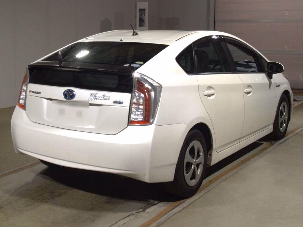 TOYOTA PRIUS