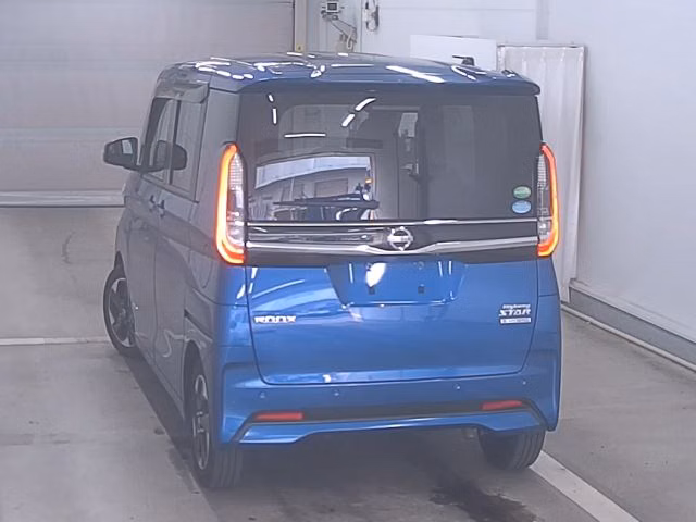 NISSAN ROOX
