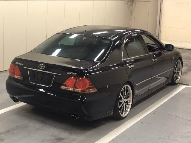 TOYOTA CROWN