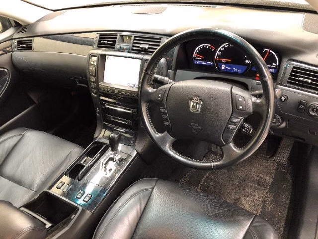 TOYOTA CROWN