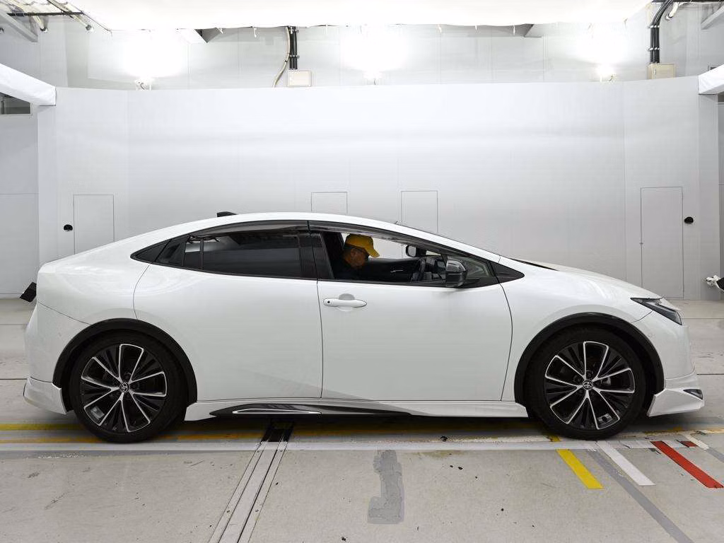 TOYOTA PRIUS