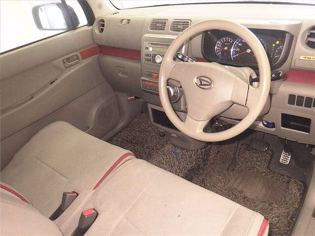 DAIHATSU MOVE CONTE