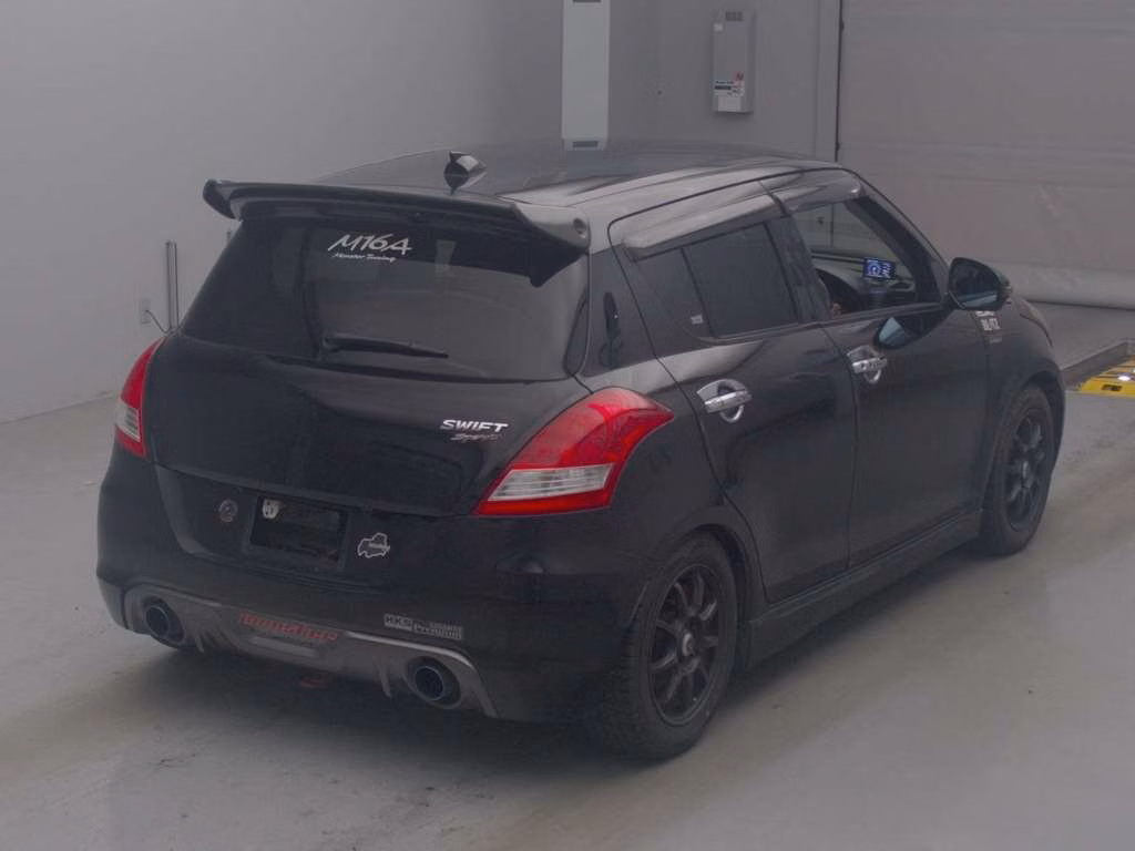 SUZUKI SWIFT