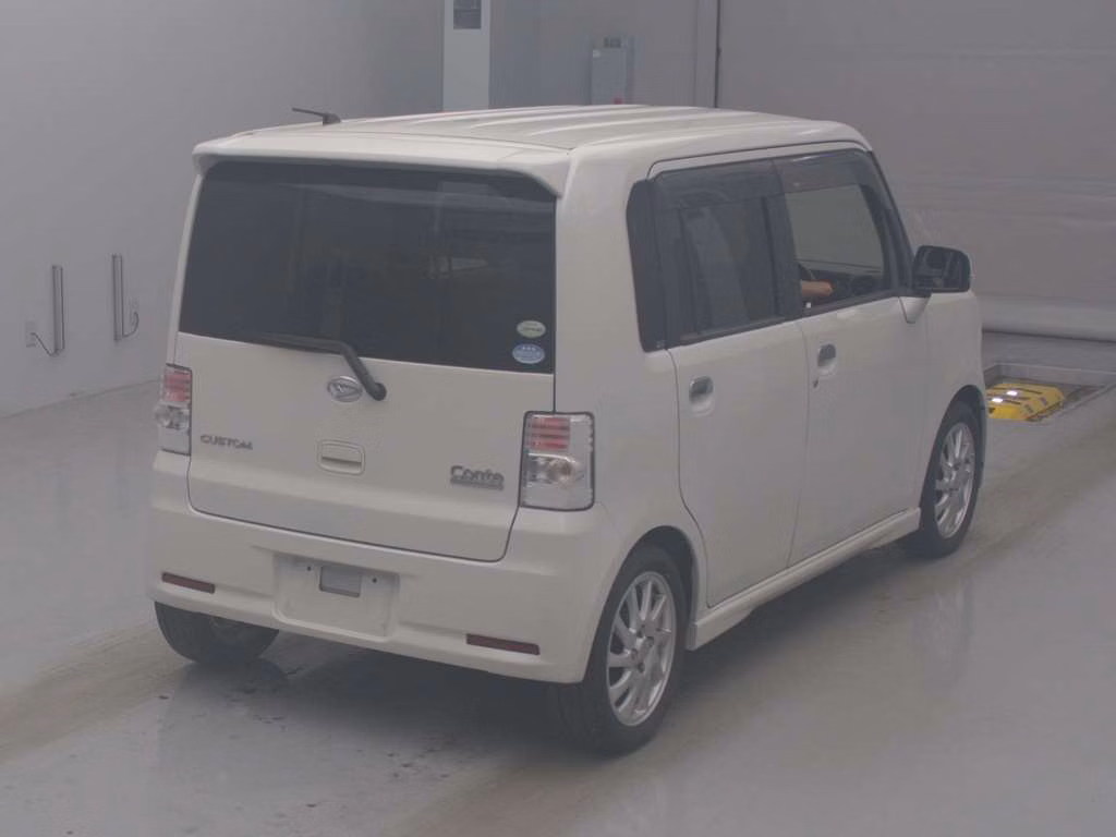 DAIHATSU MOVE CONTE