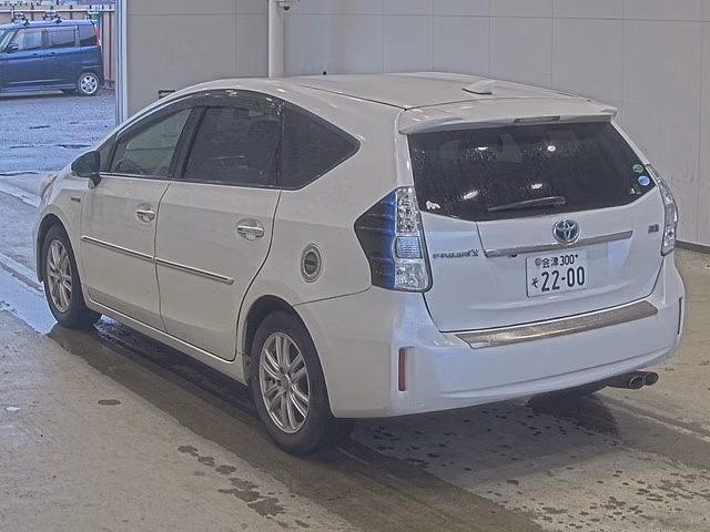 TOYOTA PRIUS ALPHA