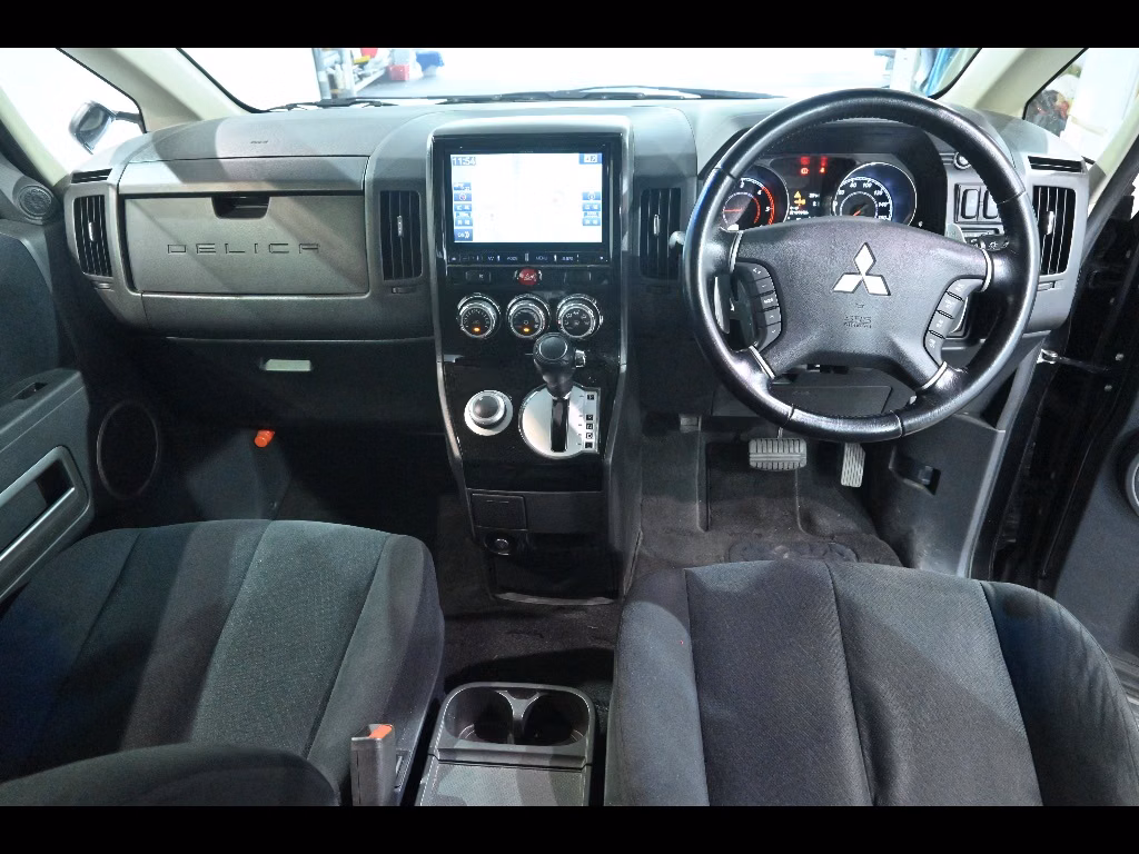 MITSUBISHI DELICA D:5