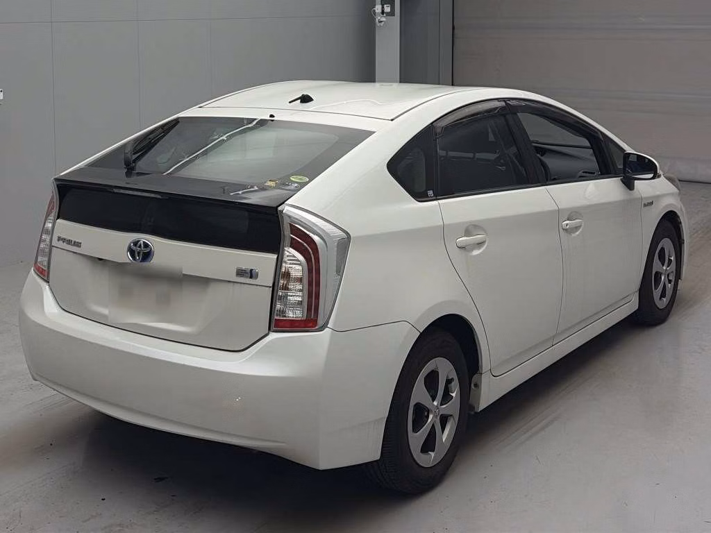 TOYOTA PRIUS