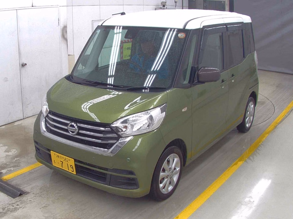 NISSAN DAYZ ROOX