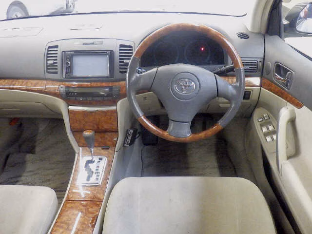 TOYOTA PREMIO