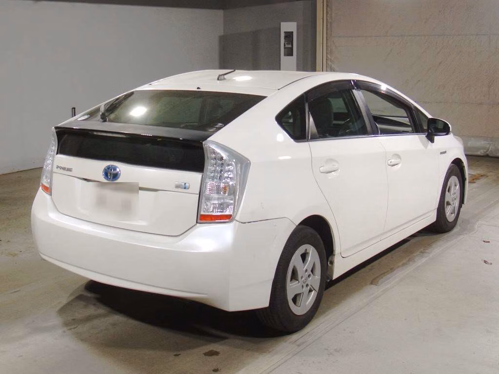 TOYOTA PRIUS