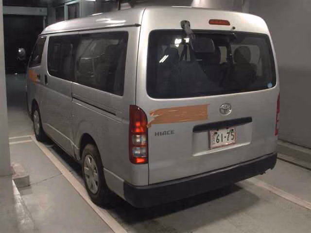 TOYOTA HIACE
