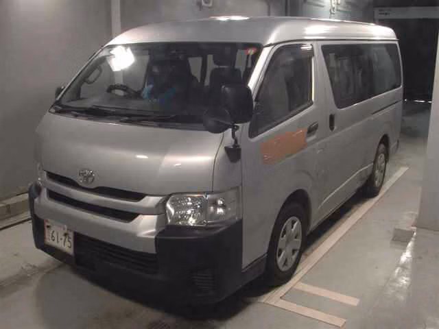 TOYOTA HIACE
