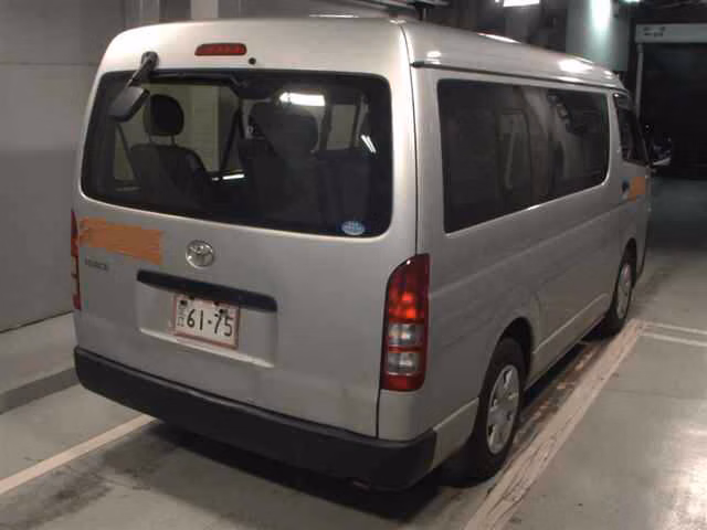 TOYOTA HIACE