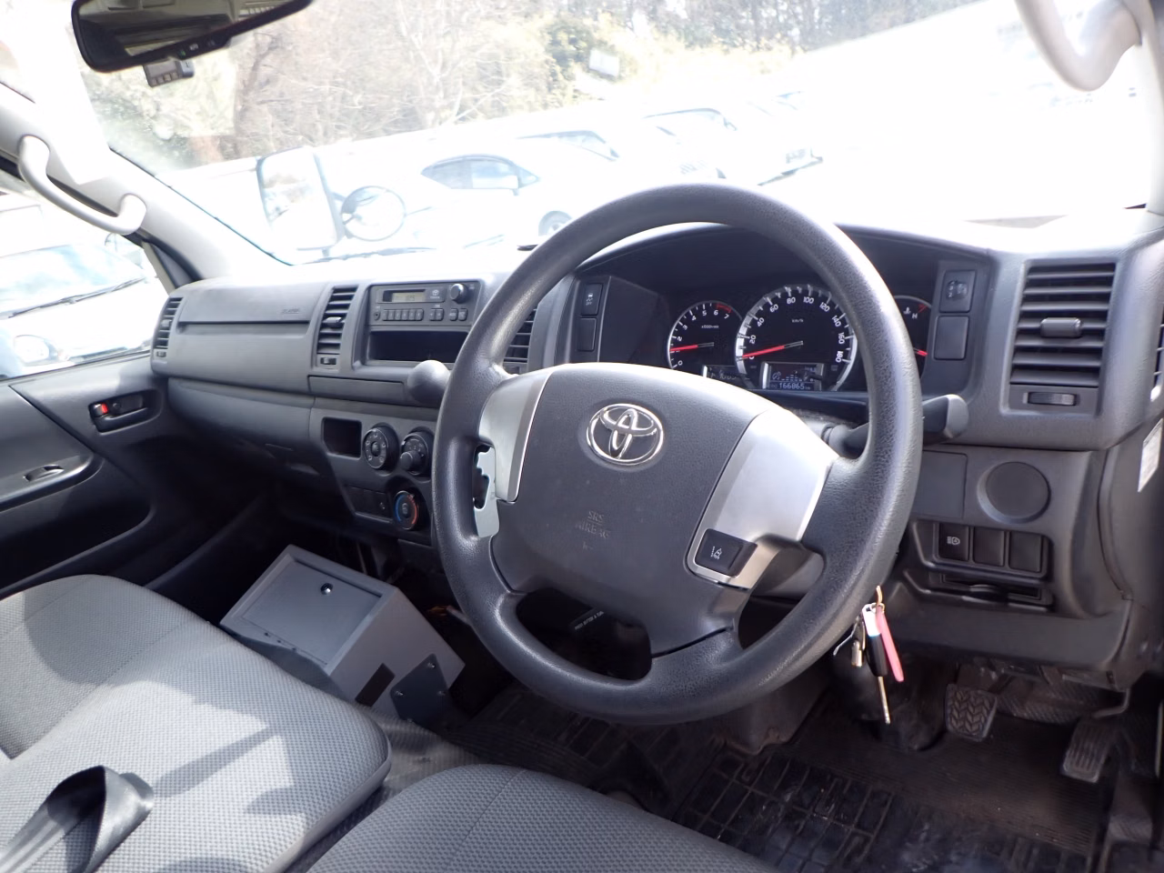 TOYOTA REGIUS ACE