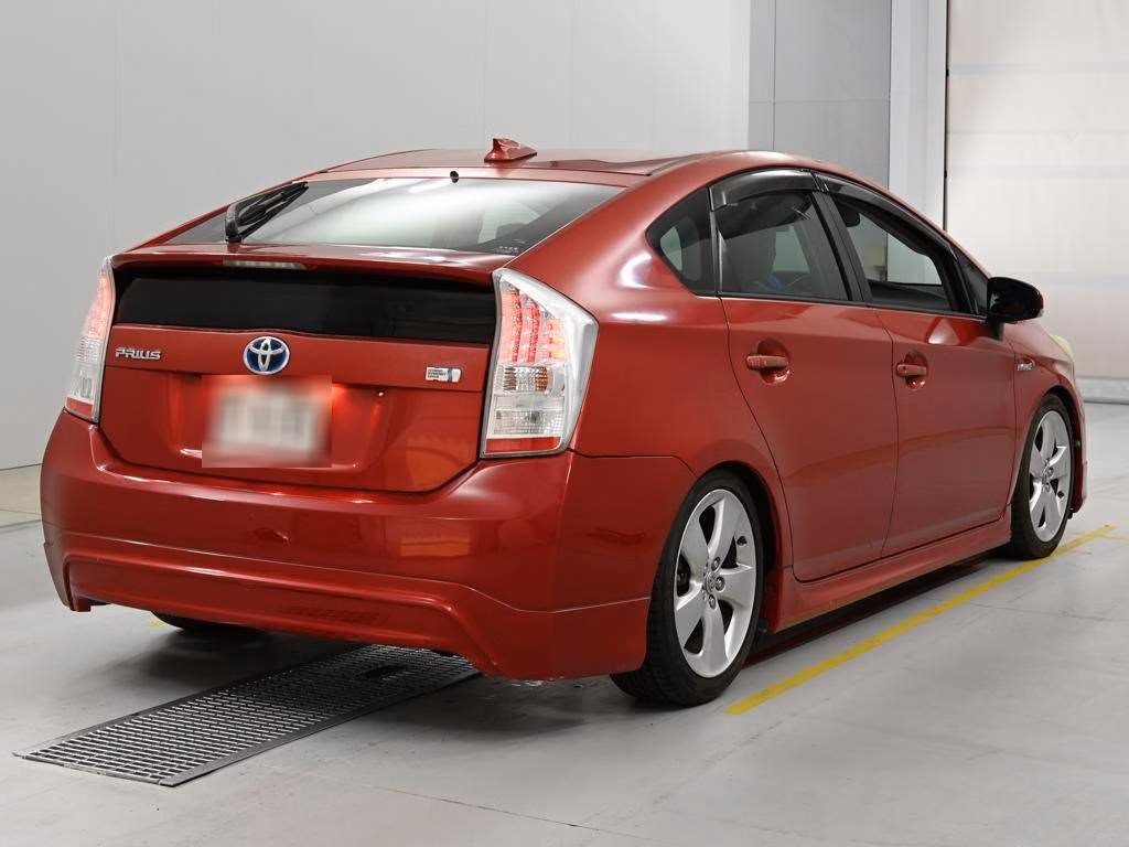 TOYOTA PRIUS