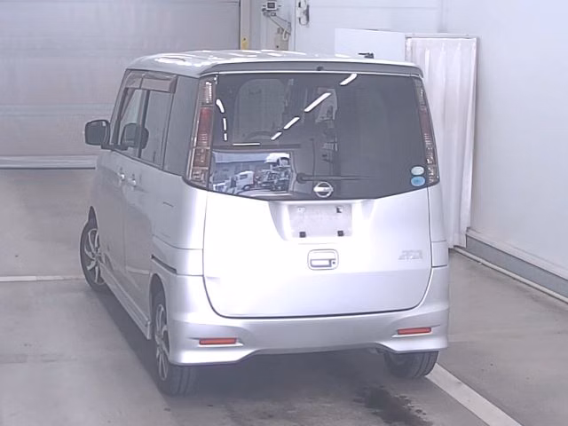 NISSAN ROOX