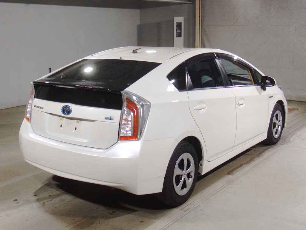 TOYOTA PRIUS