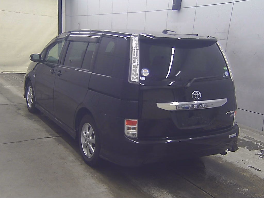 TOYOTA ISIS