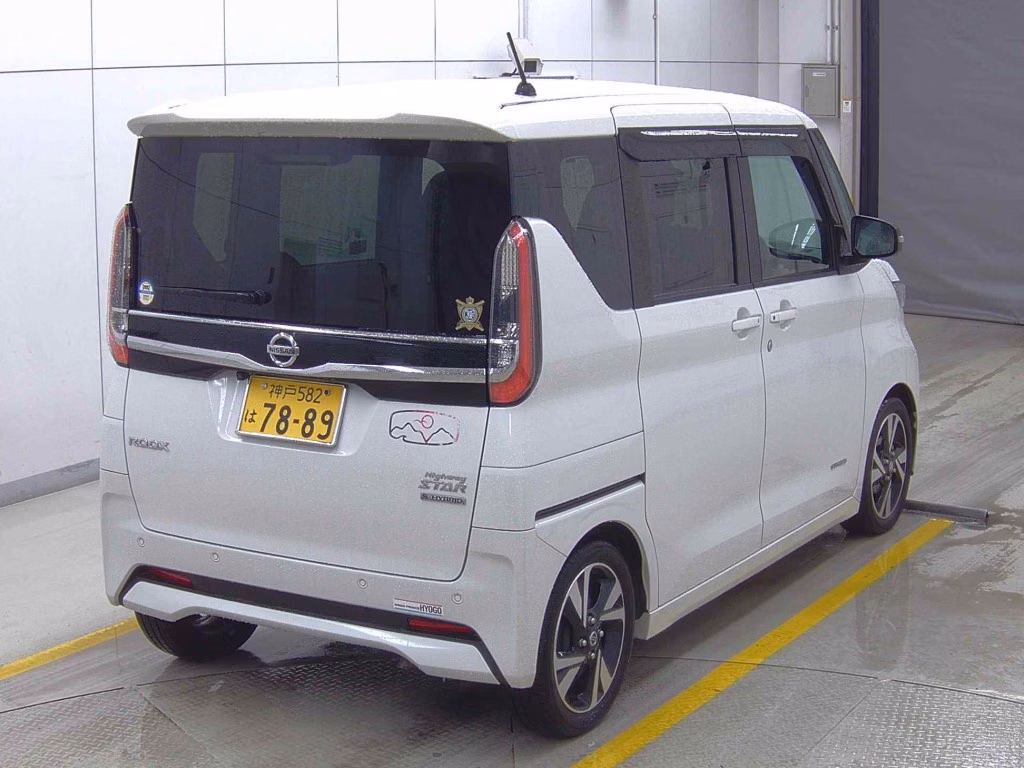 NISSAN ROOX