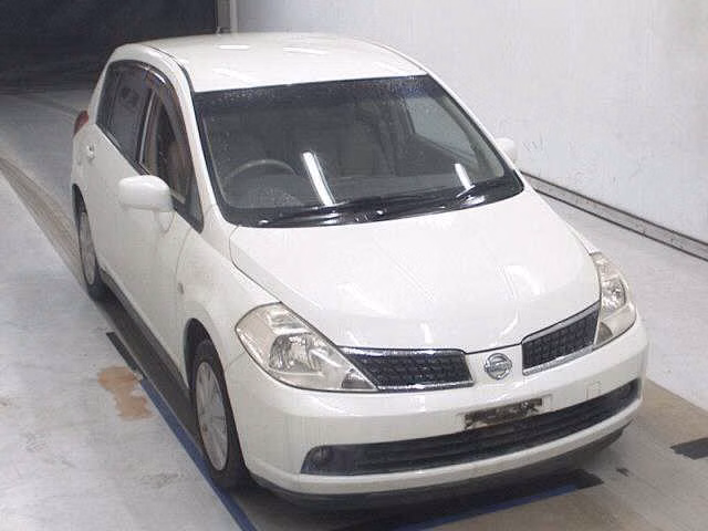 NISSAN TIIDA