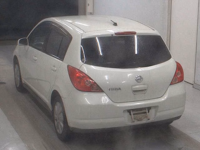 NISSAN TIIDA