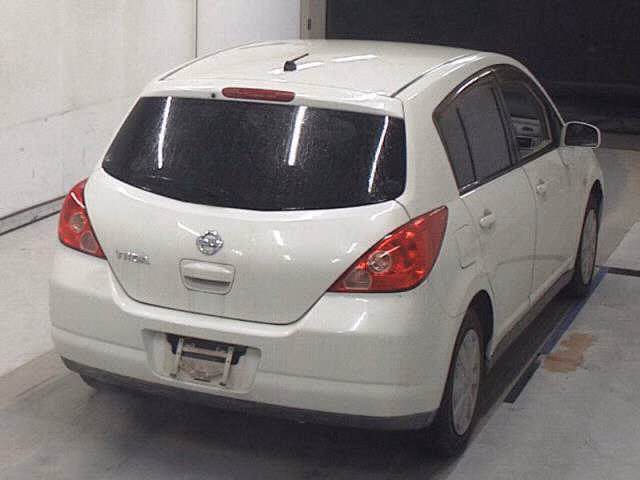 NISSAN TIIDA