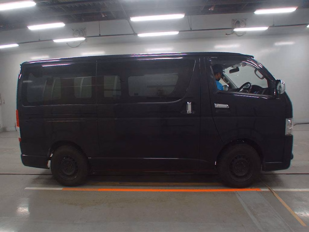 TOYOTA REGIUS ACE