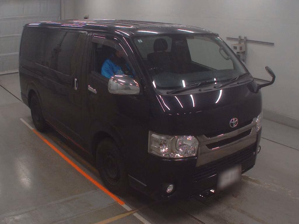 TOYOTA REGIUS ACE