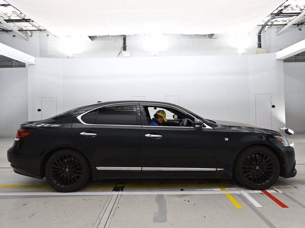 LEXUS LS460