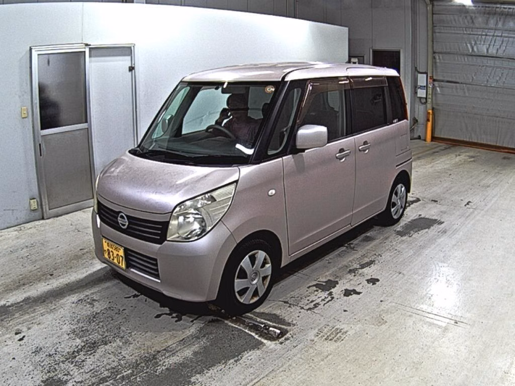 NISSAN ROOX