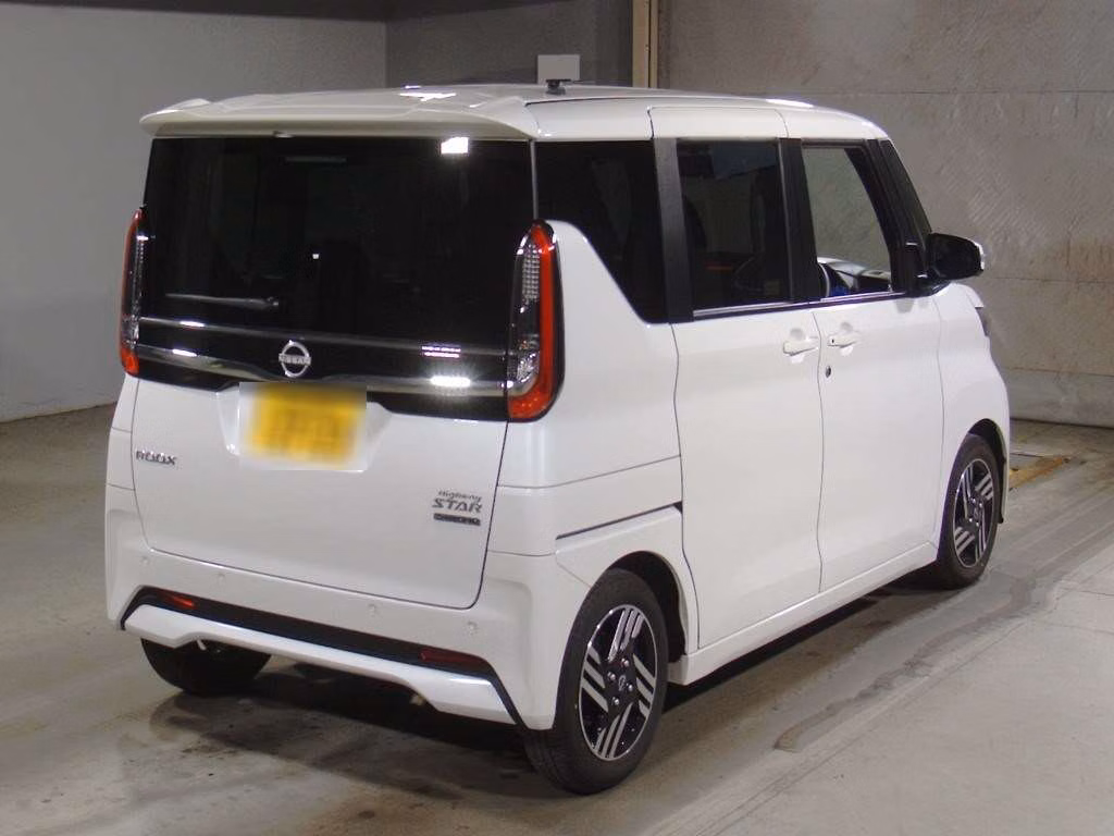 NISSAN ROOX