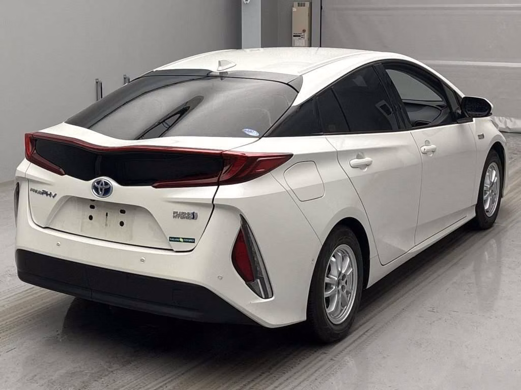TOYOTA PRIUS PHV