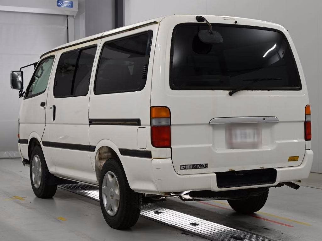 TOYOTA REGIUS ACE